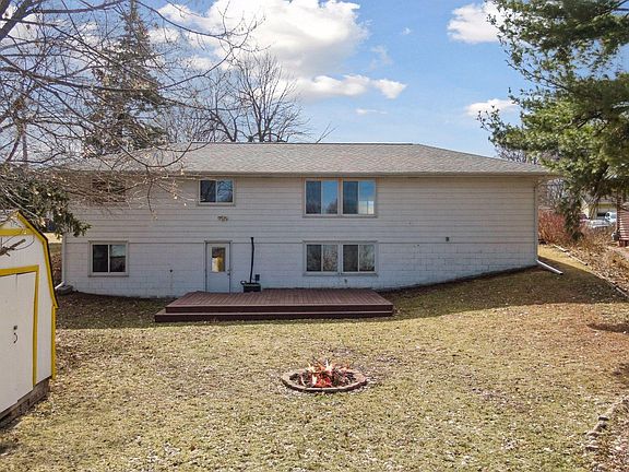 5th image of 8420 Meadow Lake Rd E