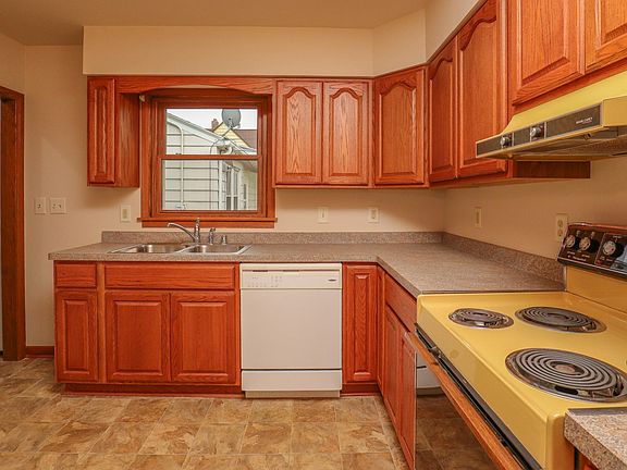 Kitchen Opposite View