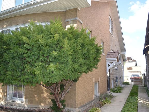 2nd image of 5324 W Cornelia Ave