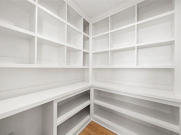 4th image of 5208 149th St