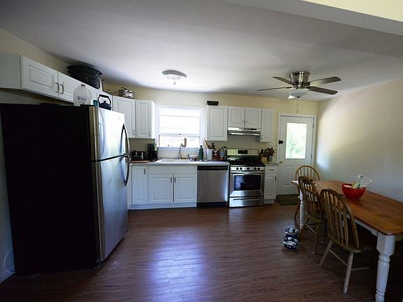 3rd image of 38 Lincoln Blvd