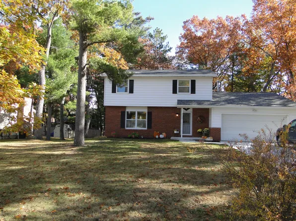 6100 Stewart Ct, Oscoda, MI 48750