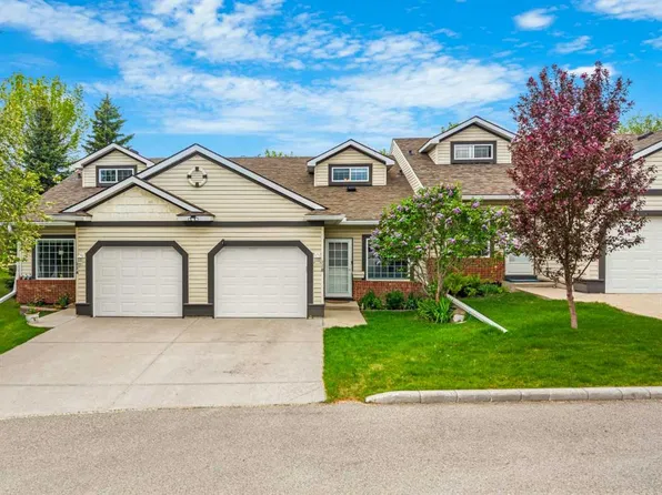 118 E Somervale Point SW, Calgary, AB T2Y 3K4