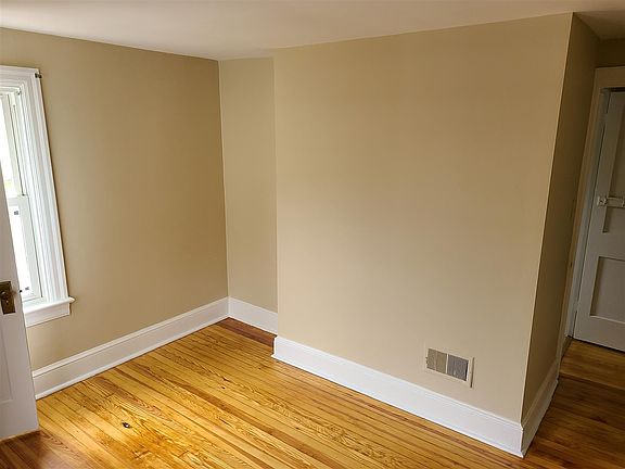 2nd image of 6 N Chestnut St