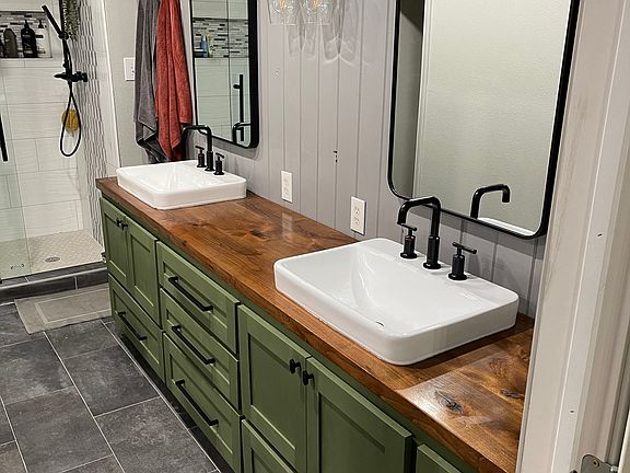 Primary bath / vanity