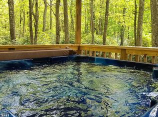 326 Coach Rd, Tobyhanna, PA 18466