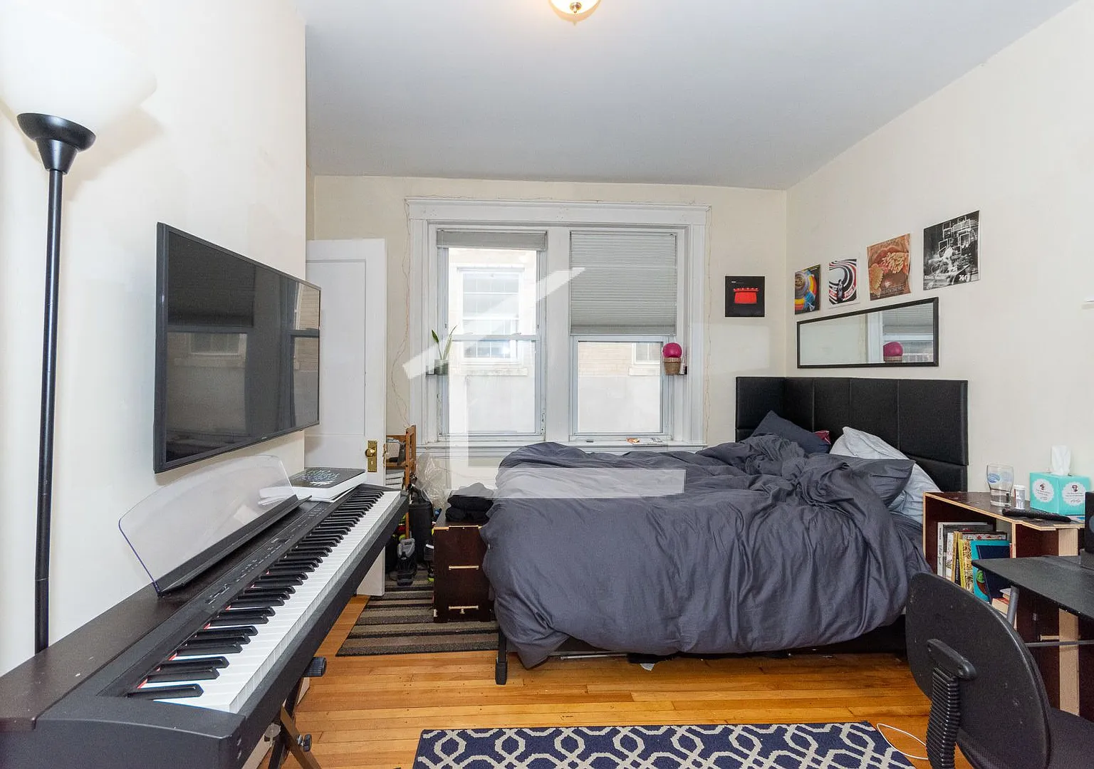 Beautiful 3 bd in Brookline — Photo 2