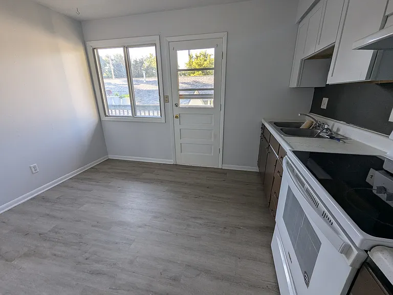 716 Wilson Ave #4 — Photo 6