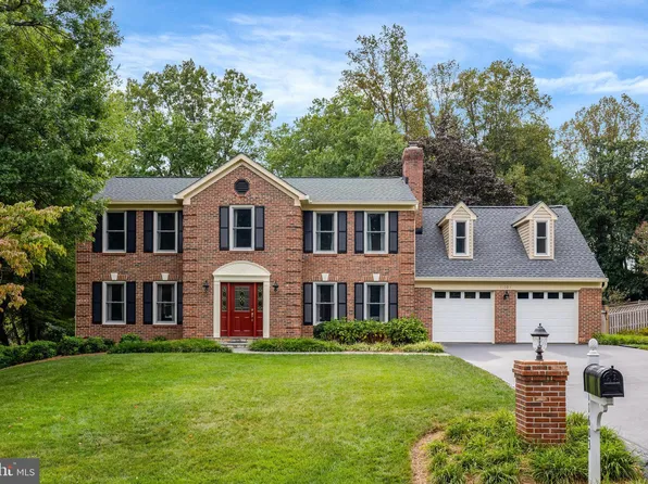 11603 Holly Briar Ln, Great Falls, VA 22066