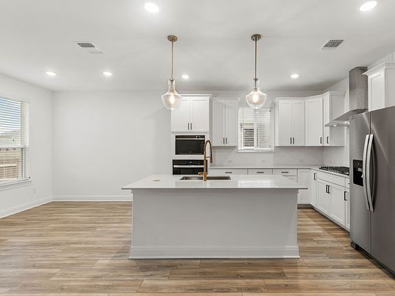 Eat-In Kitchen Island