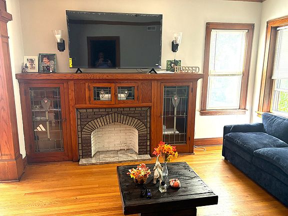 4th image of 1909 Wesley Ave