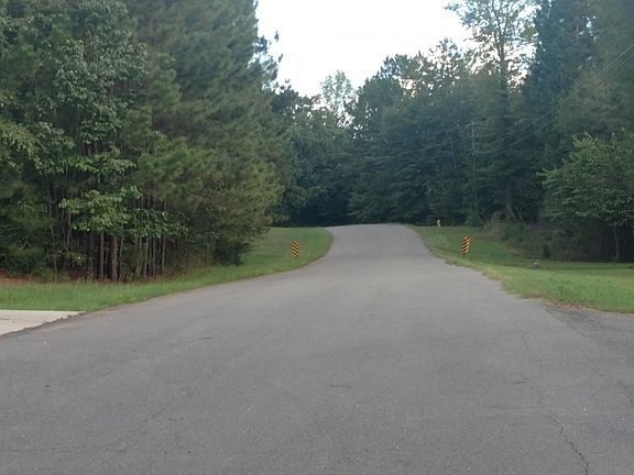 5th image of 399 Carey Ln