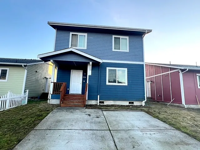 2104 SE Polar Star Way — Photo 1