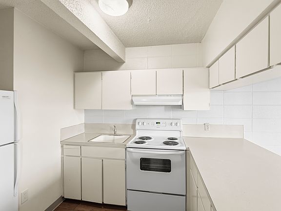 5th image of 1459 City View St APT 117