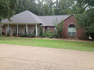 140 Wildwood Blvd, Jackson, MS 39212