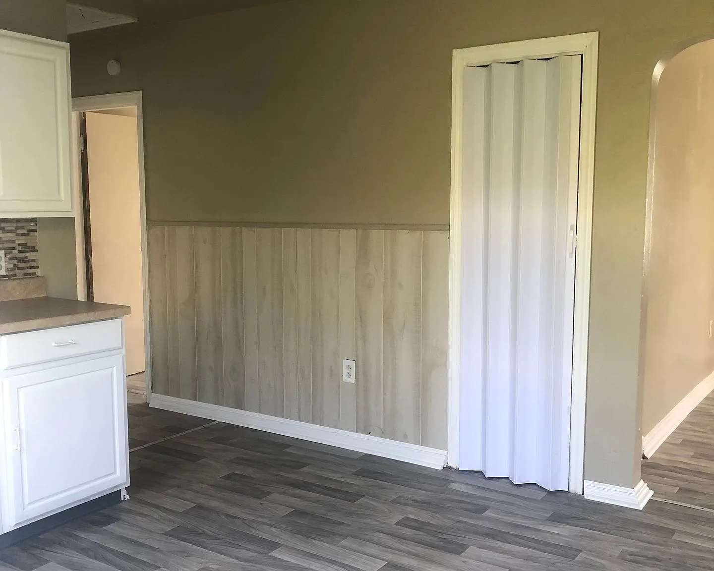 1 Bedroom Rent Starting $900/month Newly renovated garden style apartments available for rent — Photo 1