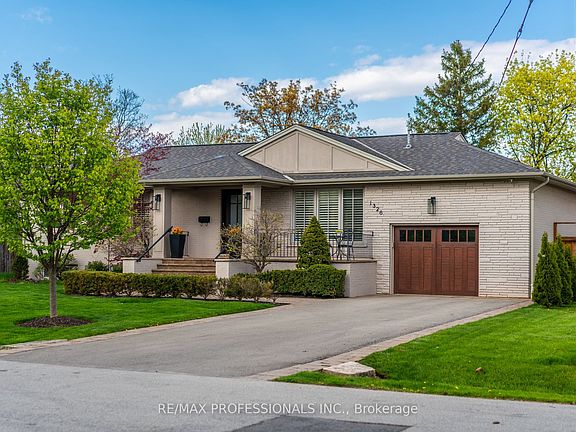 2nd image of 1326 Stanbury Rd