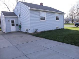 8 Starcrest Dr, Cheektowaga, NY 14225