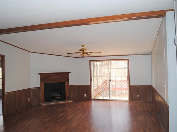 3rd image of 180 Hidden Oaks Dr