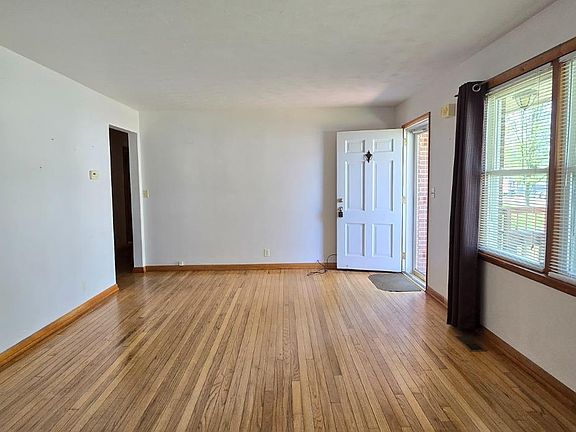 4th image of 140 Park Ave