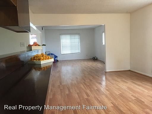 3rd image of 1456 Belmont Ave
