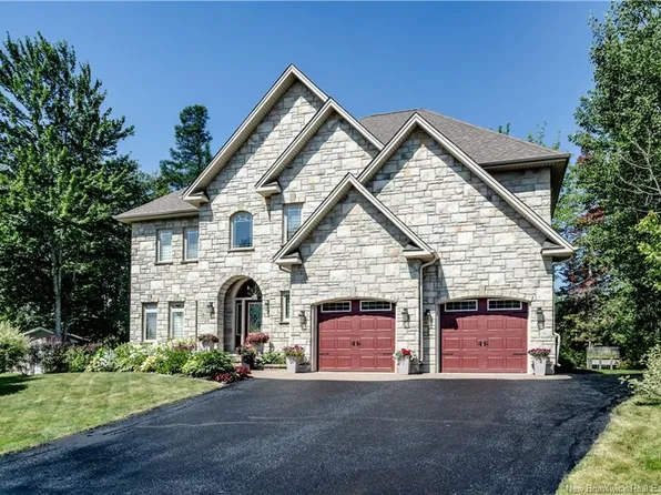 80 Julien Ct, Dieppe, NB E1A 8N4