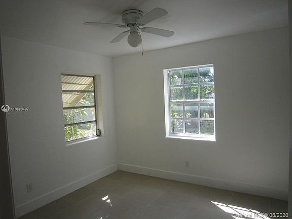4th image of 2454 Hayes St Unit 2454
