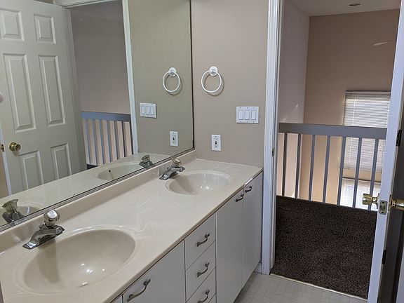 3rd image of 1011 Ashley Dr #1011