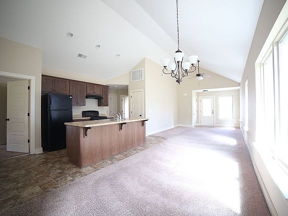 4th image of 824 Kent Dr