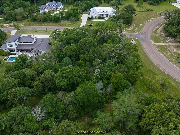 4th image of 18998 Meadows Overlook Ln