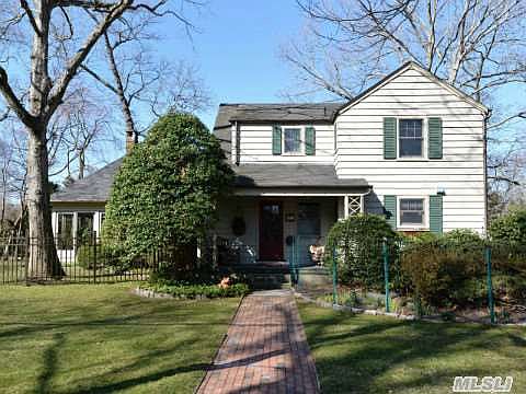 1st image of 26 Menasha Ln