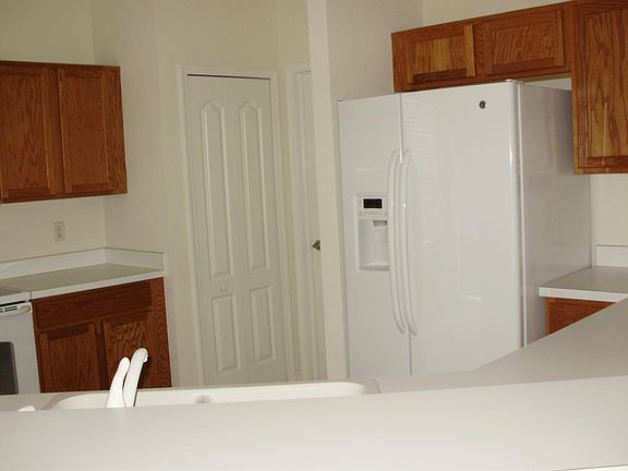 4th image of 7814 Carriage Pointe Dr