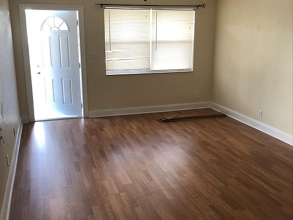 2nd image of 334 NE 23rd Ave