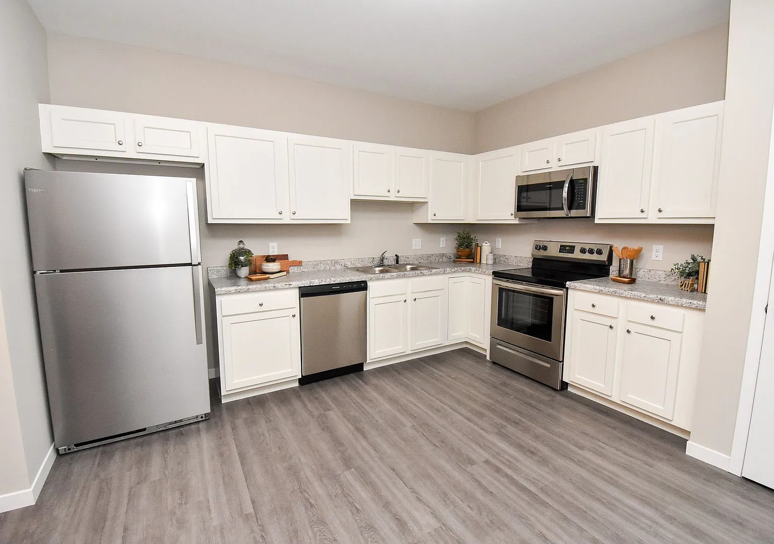 Cypress Ridge Apartments — Photo 2