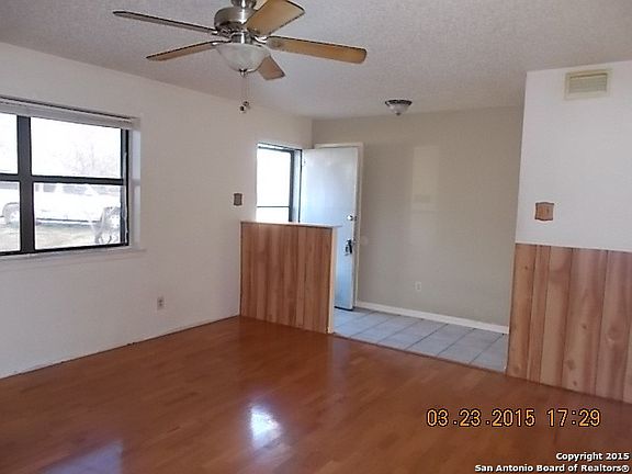 3rd image of 108 Joshua Dr E