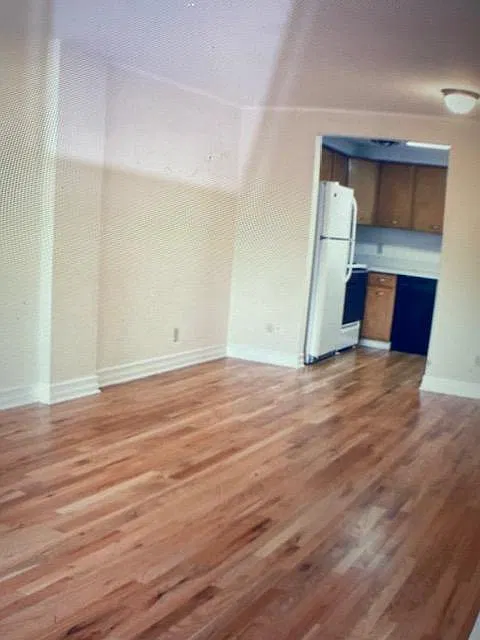 9850 Main St — Photo 3