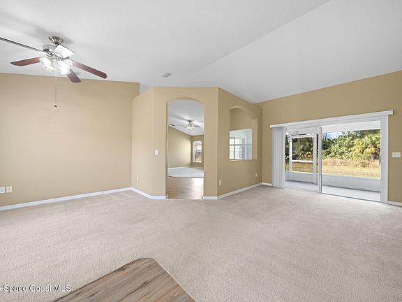 5th image of 935 Palo Alto St SE