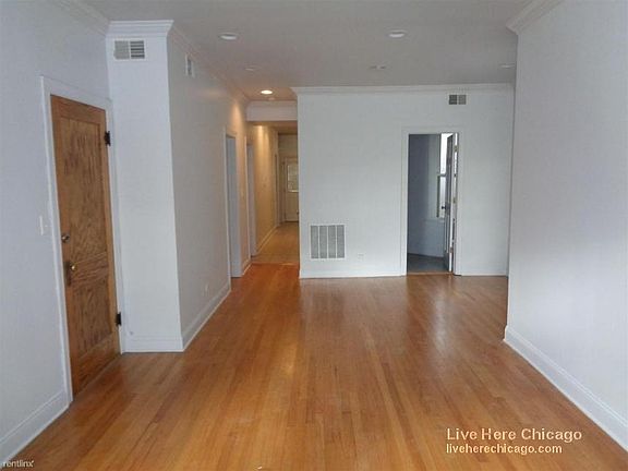 4th image of 1142 W Wellington Ave #2F