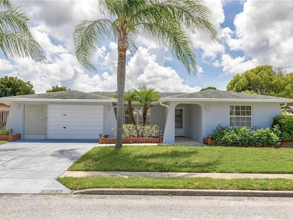 Fresh remodel house. Nice area, convenient to library, school, shopping and easy assess to us 19 & sr 54
