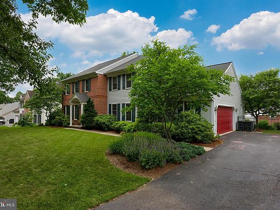 4th image of 220 Sturbridge Dr