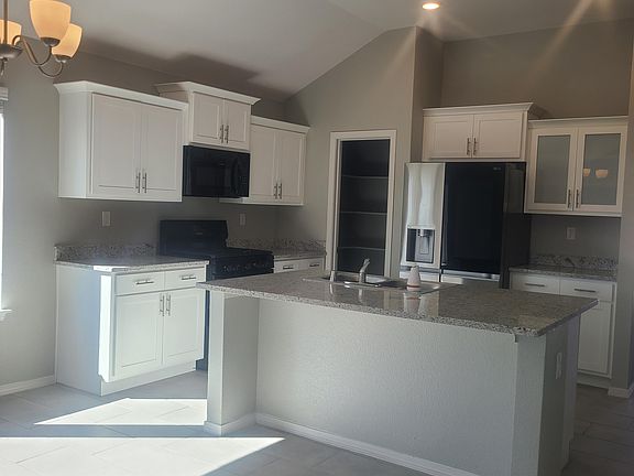 3rd image of 11964 Medalla St