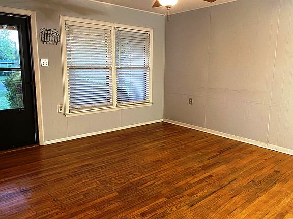 3rd image of 2616 W Beauregard Ave