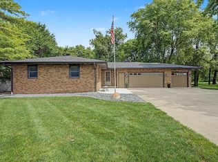 2349 Lakeview Dr, Ames, IA 50010