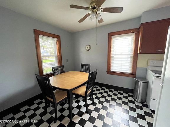 5th image of 1640 Wallace St