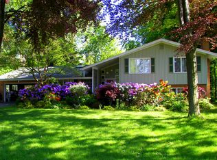 345 Saint Andrews Dr, Rochester, NY 14626