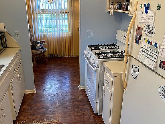 4th image of 4142 Belle Ave