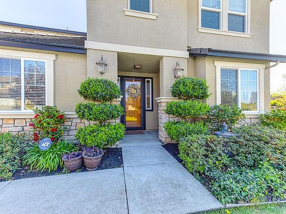 5th image of 2932 Carradale Dr