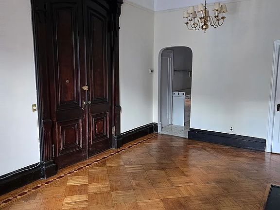 3rd image of 30 7th Ave APT 2