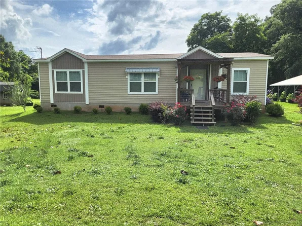 1902 35th Ave SW, Lanett, AL 36863
