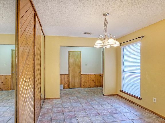3rd image of 3408 Sheridan Ct